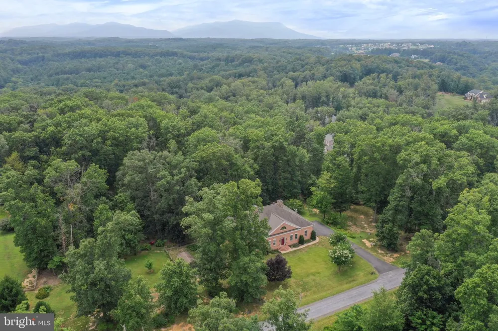 289 RELIANCE WOODS DRIVE Middletown, VA 22645