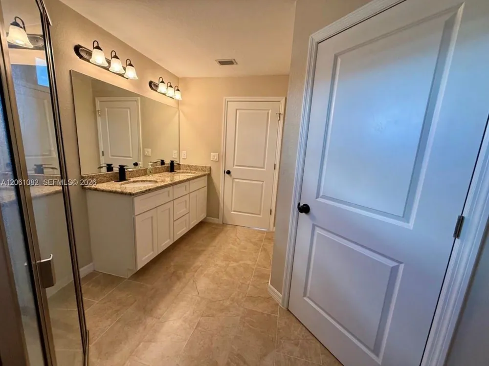 7033 Waldo Cir La Belle, FL 33935