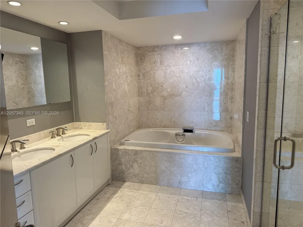 1331 Brickell Bay Dr #2801 Miami, FL 33131