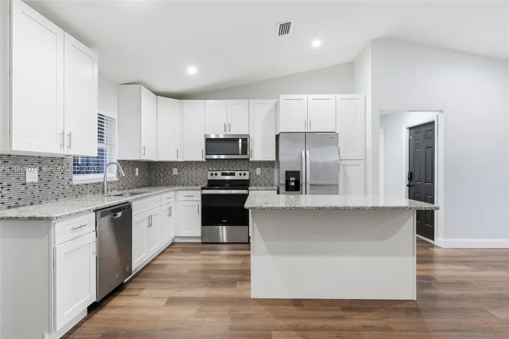 146 Plantation Dr La Belle, FL 33935