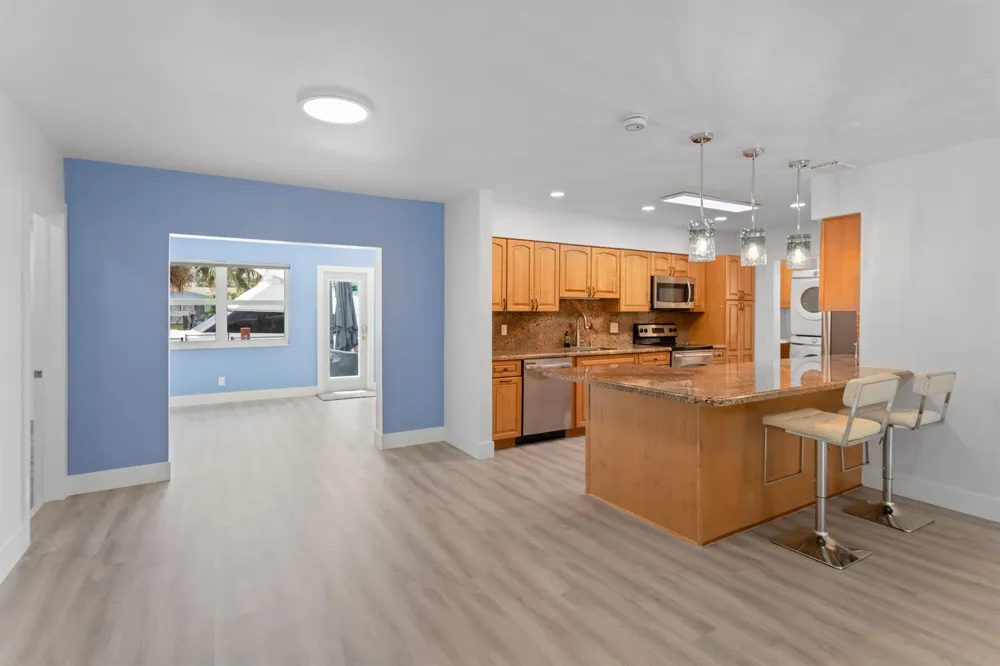 317 NE 3RD AVENUE Dania Beach, FL 33004