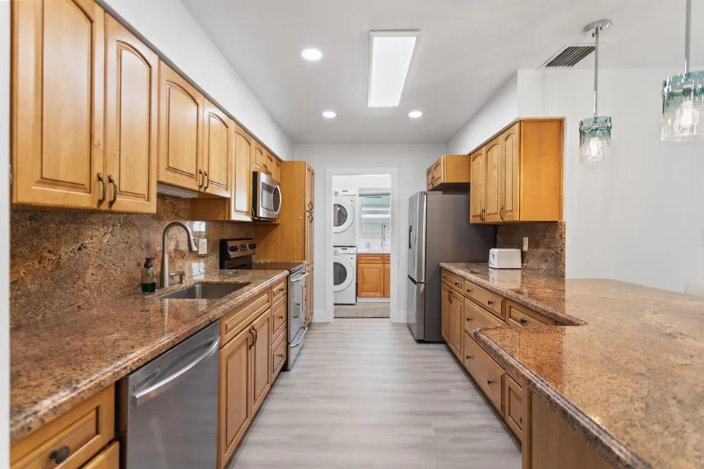 317 NE 3RD AVENUE Dania Beach, FL 33004