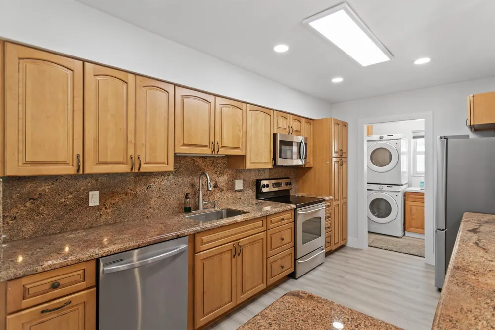 317 NE 3RD AVENUE Dania Beach, FL 33004