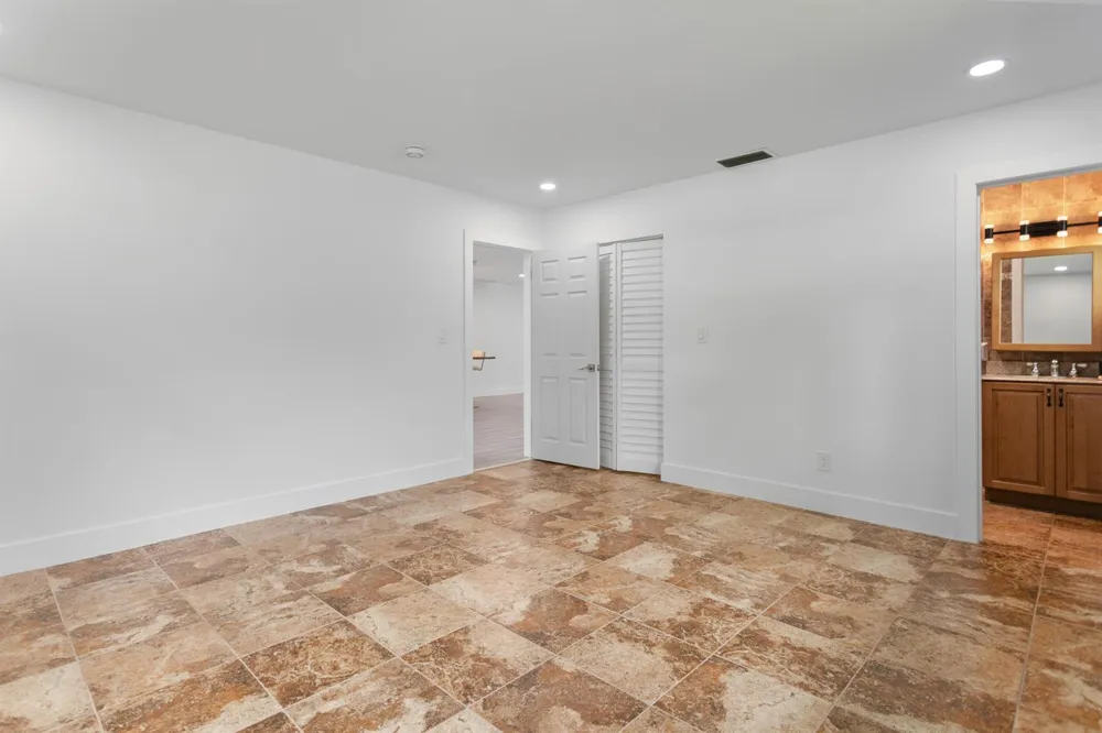 317 NE 3RD AVENUE Dania Beach, FL 33004