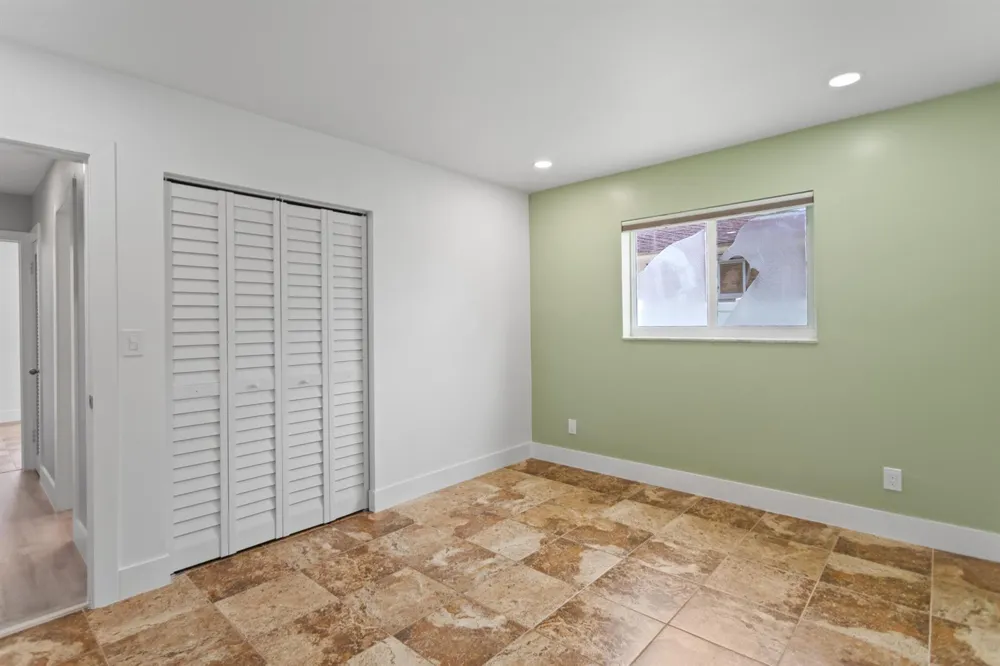 317 NE 3RD AVENUE Dania Beach, FL 33004