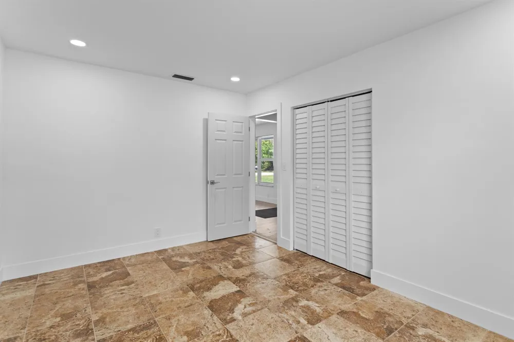 317 NE 3RD AVENUE Dania Beach, FL 33004