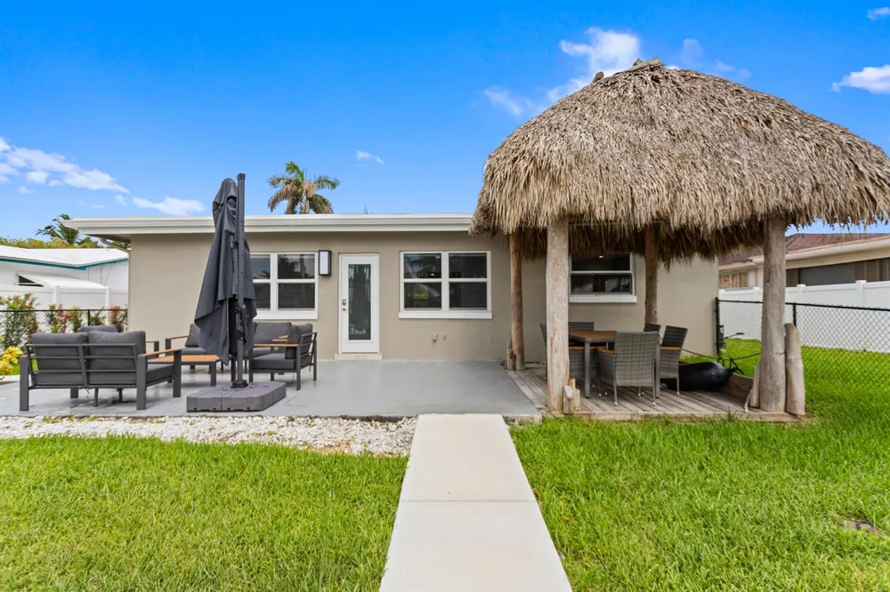 317 NE 3RD AVENUE Dania Beach, FL 33004