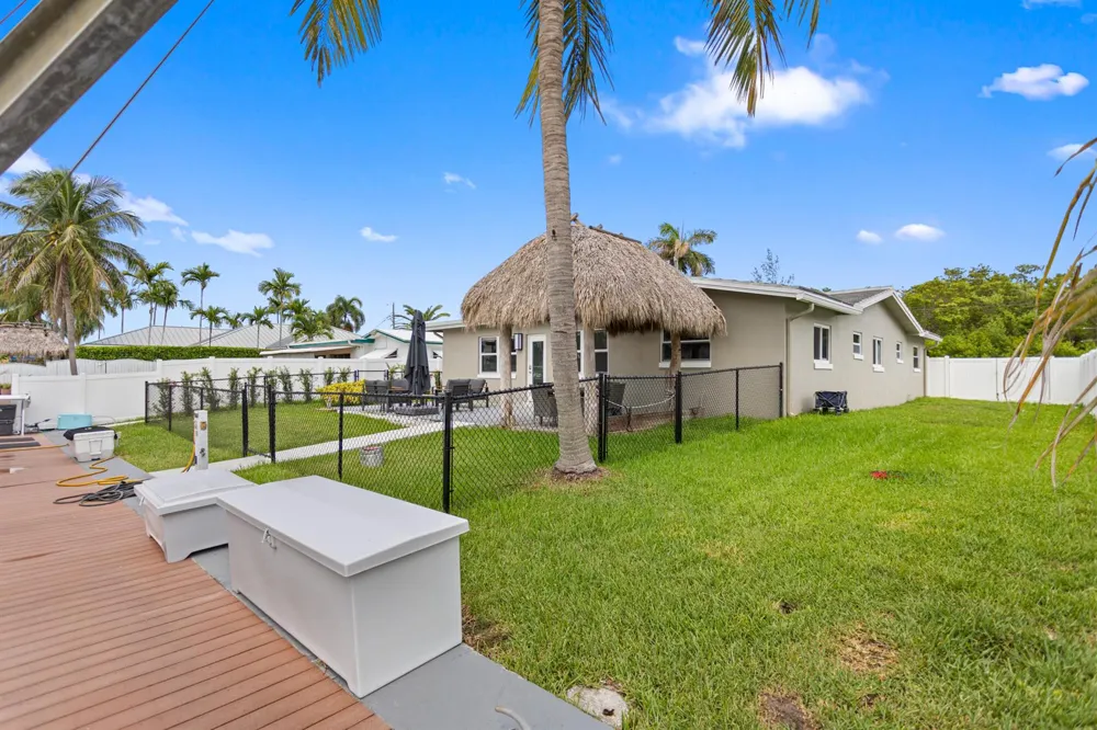 317 NE 3RD AVENUE Dania Beach, FL 33004