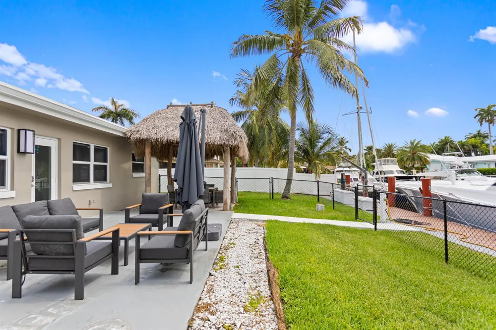 317 NE 3RD AVENUE Dania Beach, FL 33004