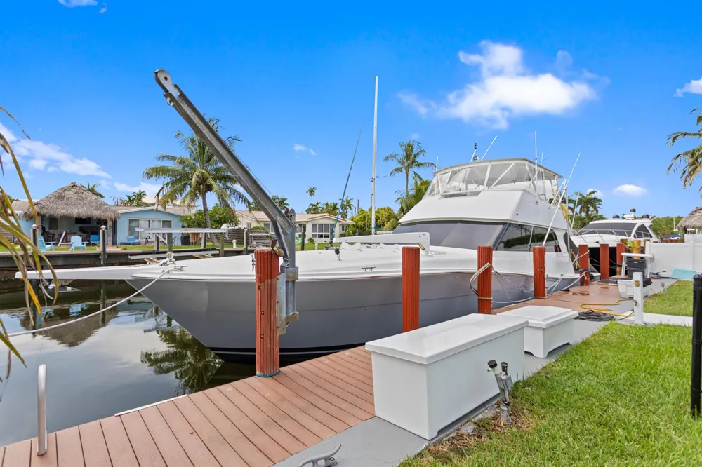 317 NE 3RD AVENUE Dania Beach, FL 33004