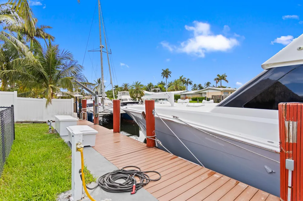 317 NE 3RD AVENUE Dania Beach, FL 33004