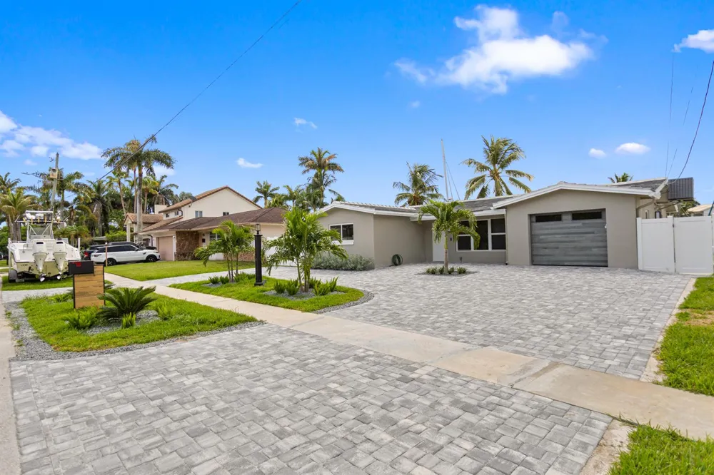 317 NE 3RD AVENUE Dania Beach, FL 33004
