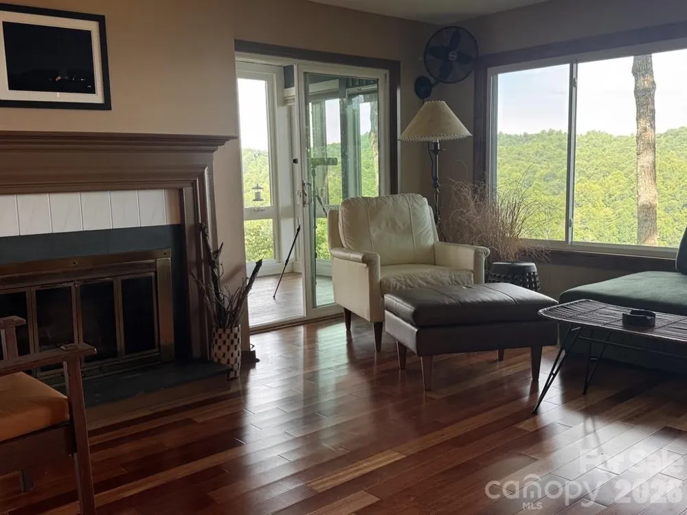 298 Tinequa Drive Brevard, NC 28712