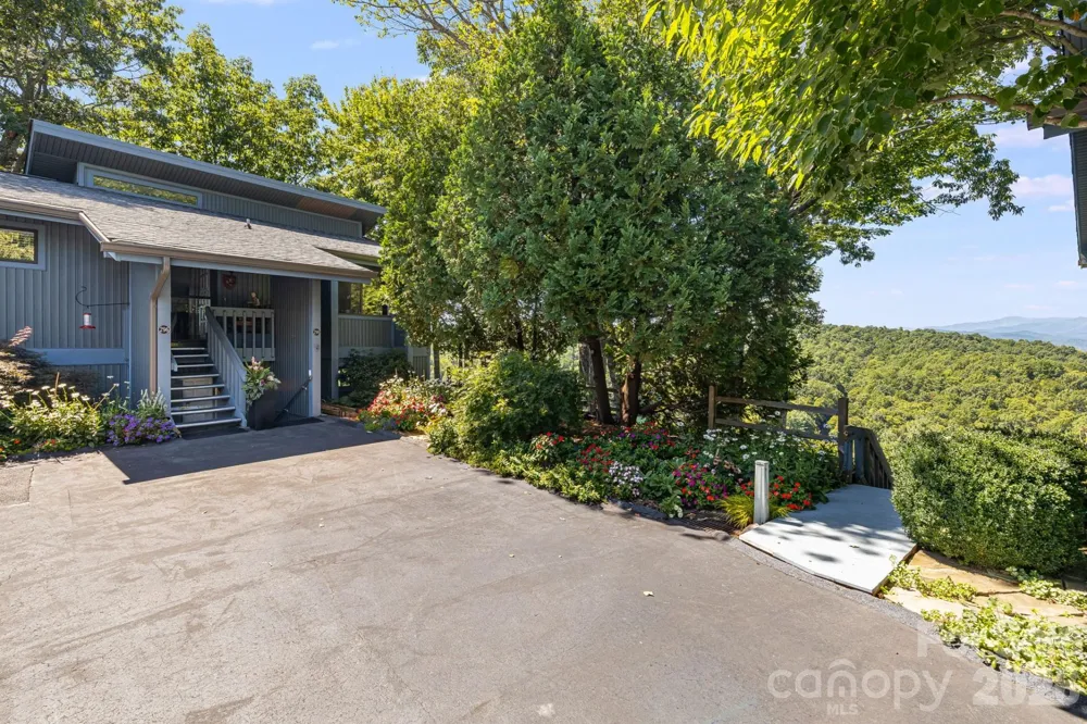 298 Tinequa Drive Brevard, NC 28712