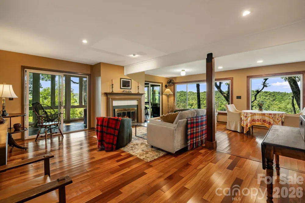 298 Tinequa Drive Brevard, NC 28712