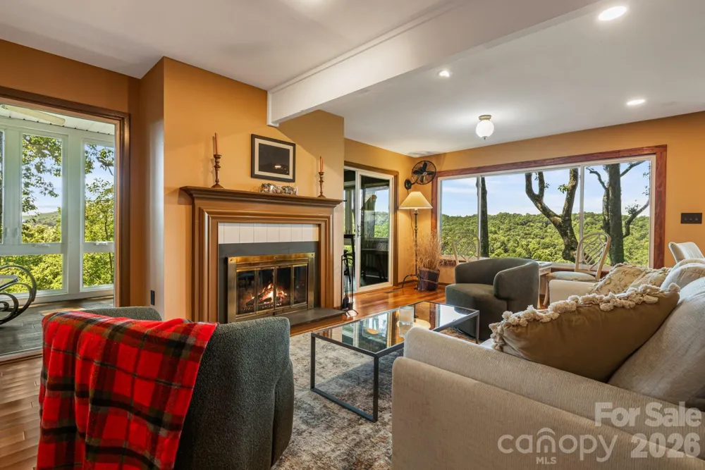 298 Tinequa Drive Brevard, NC 28712