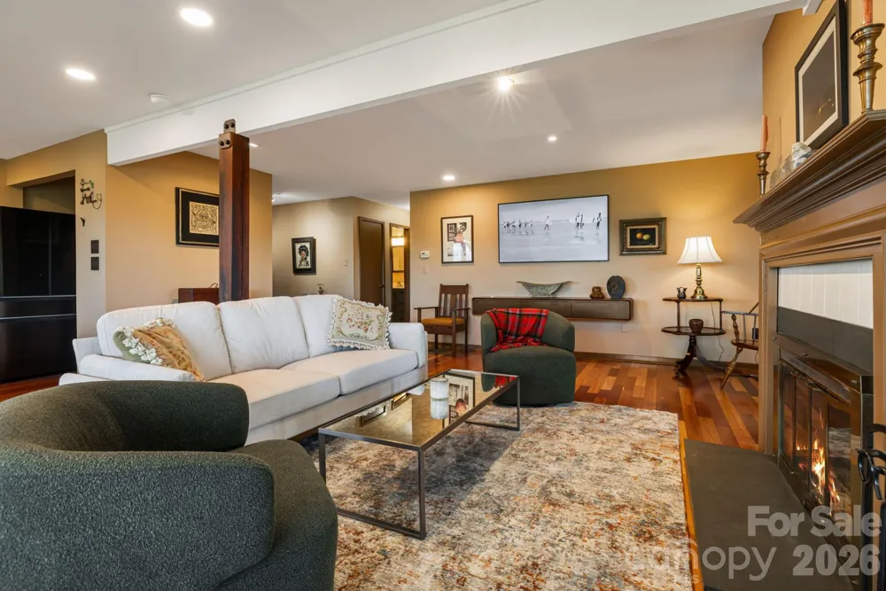 298 Tinequa Drive Brevard, NC 28712
