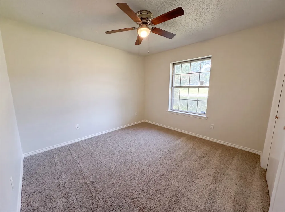 304 Brook Hollow Drive DeSoto, TX 75115