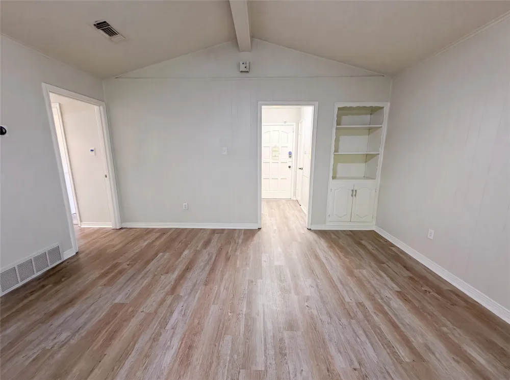 304 Brook Hollow Drive DeSoto, TX 75115
