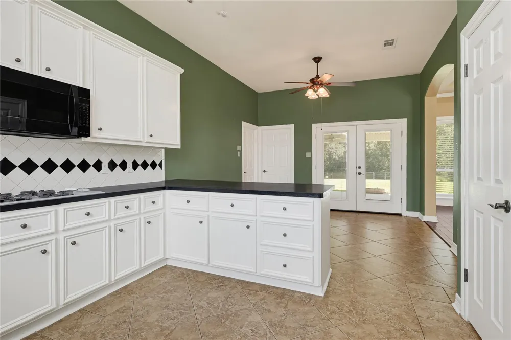 110 Regal Lane Liberty, TX 77575