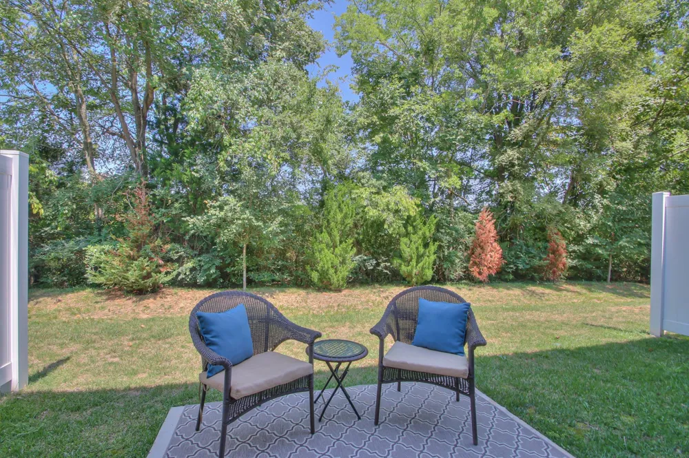 4218 Aragorn Way Murfreesboro, TN 37128