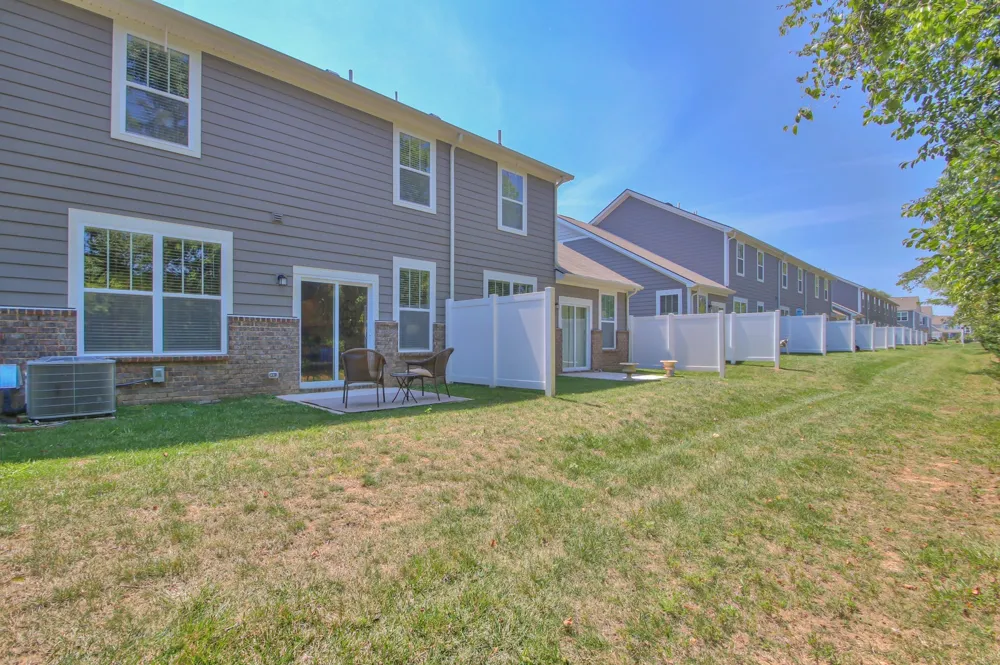4218 Aragorn Way Murfreesboro, TN 37128