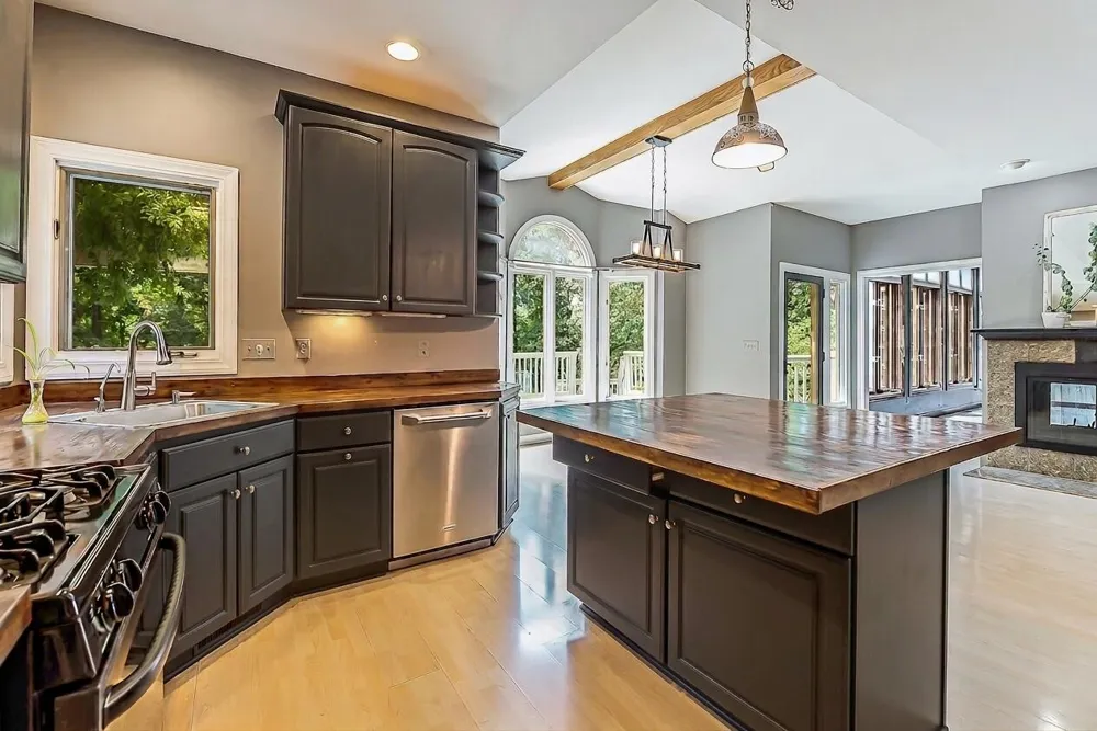 8208 Parker Road Saline, MI 48176