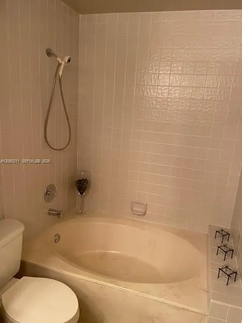 3532 Emerald Oaks Dr #2706 Hollywood, FL 33021