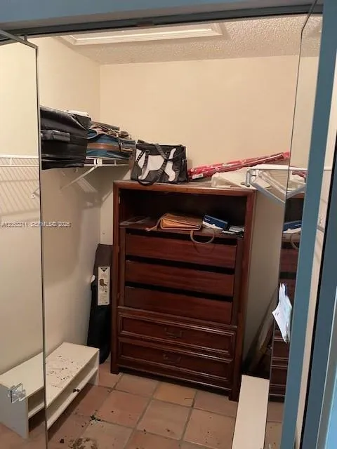 3532 Emerald Oaks Dr #2706 Hollywood, FL 33021