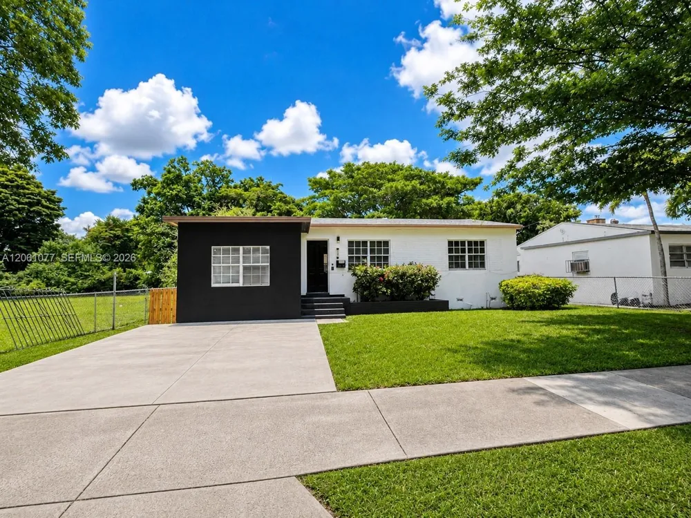 1035 NW 50th St Miami, FL 33127