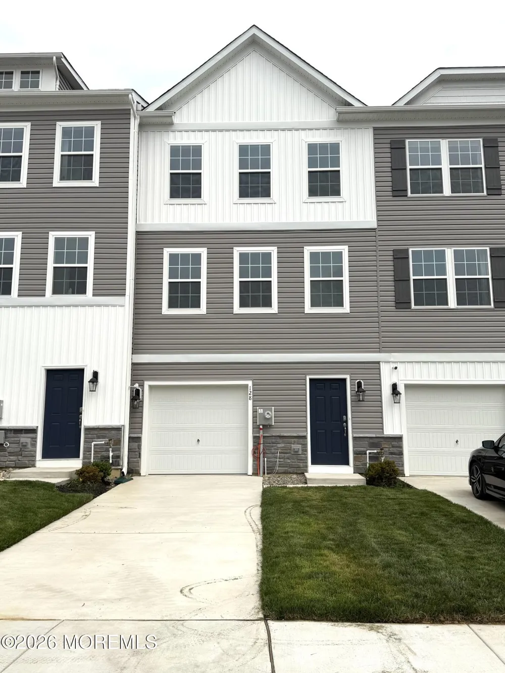 128 Essex Drive Sicklerville, NJ 08081