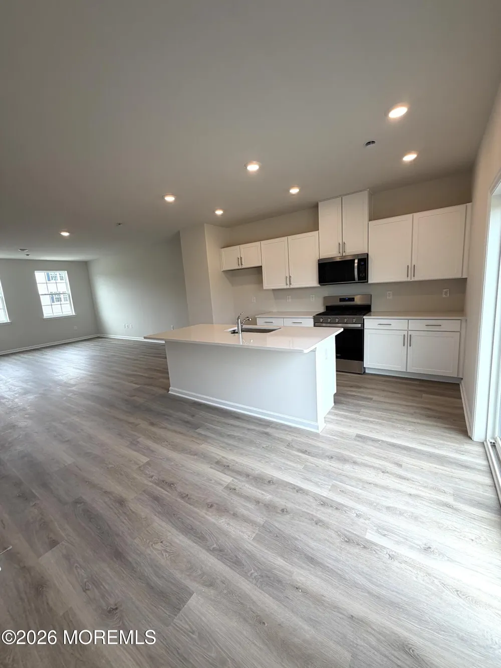 128 Essex Drive Sicklerville, NJ 08081