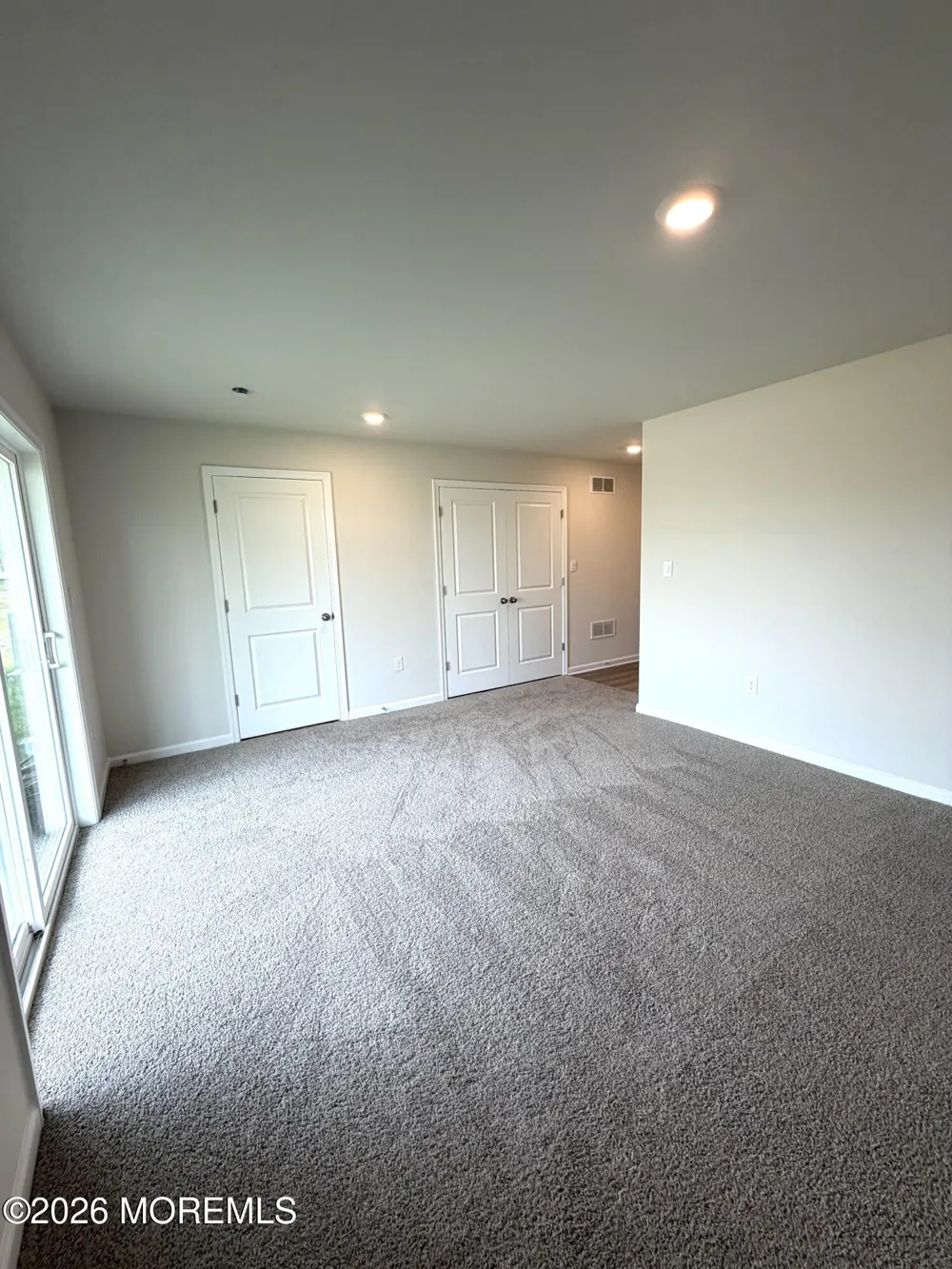 128 Essex Drive Sicklerville, NJ 08081