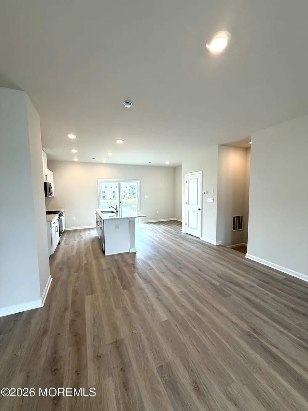128 Essex Drive Sicklerville, NJ 08081