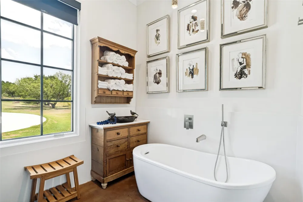 2125 Canyon Wren Loop Graford, TX 76449