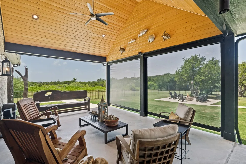 2125 Canyon Wren Loop Graford, TX 76449