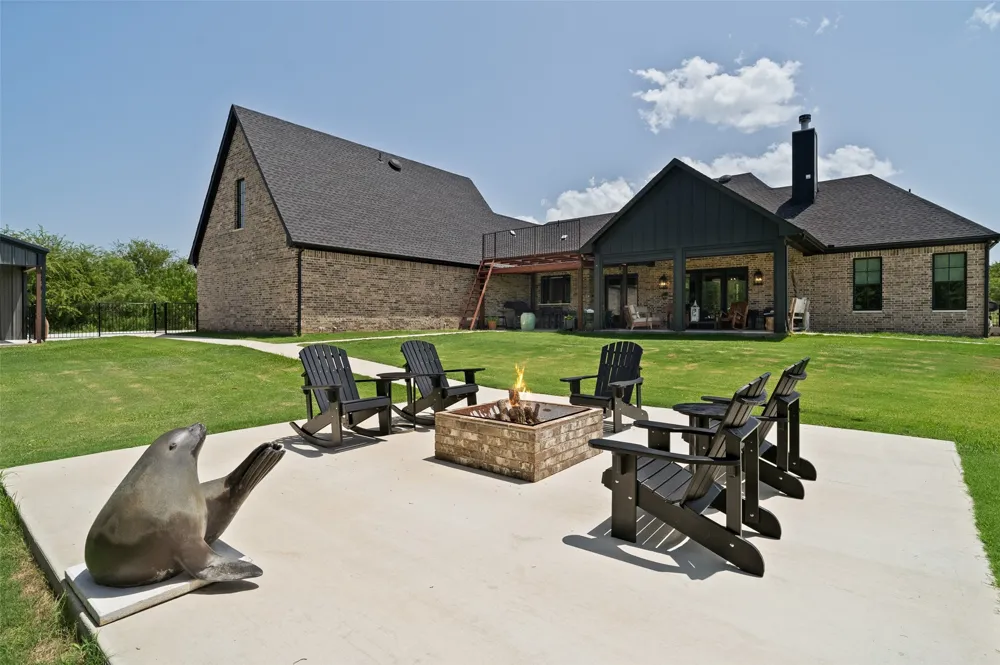 2125 Canyon Wren Loop Graford, TX 76449