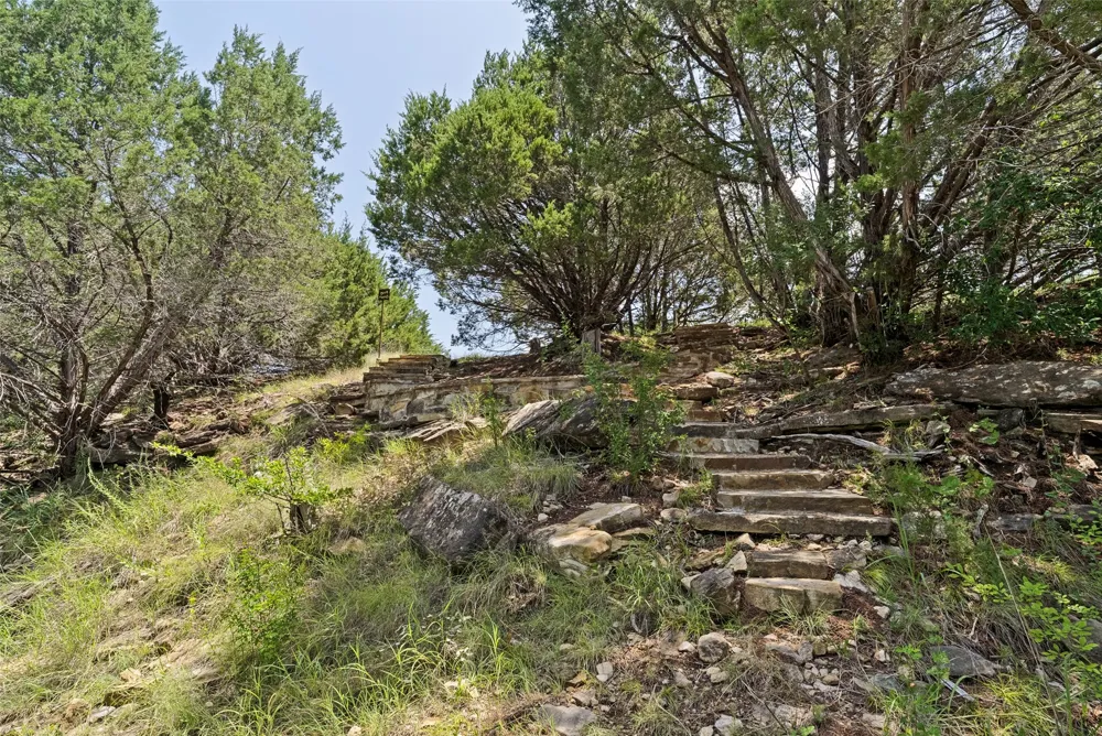 2125 Canyon Wren Loop Graford, TX 76449