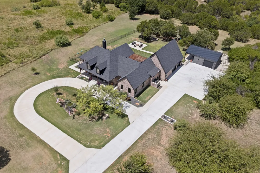 2125 Canyon Wren Loop Graford, TX 76449
