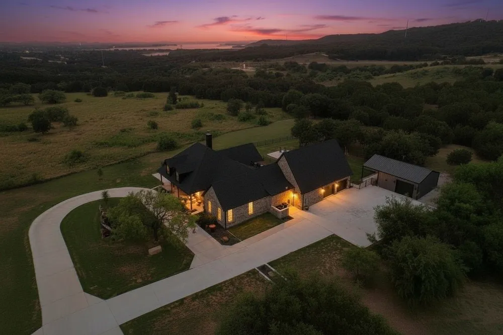 2125 Canyon Wren Loop Graford, TX 76449