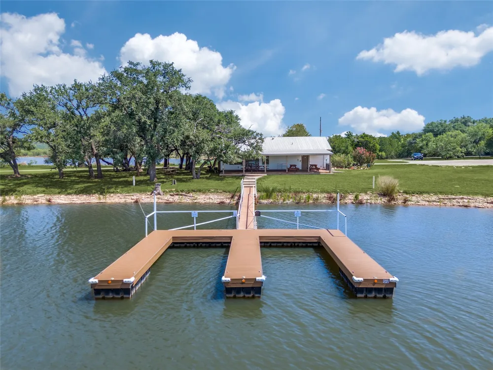 2125 Canyon Wren Loop Graford, TX 76449