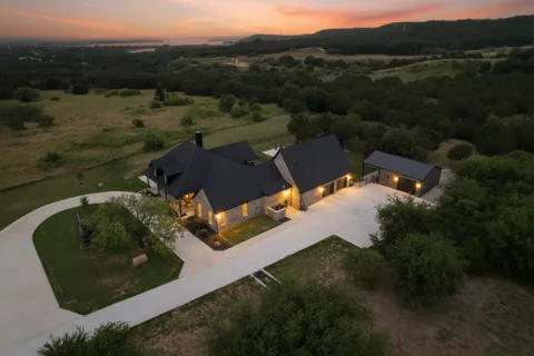2125 Canyon Wren Loop