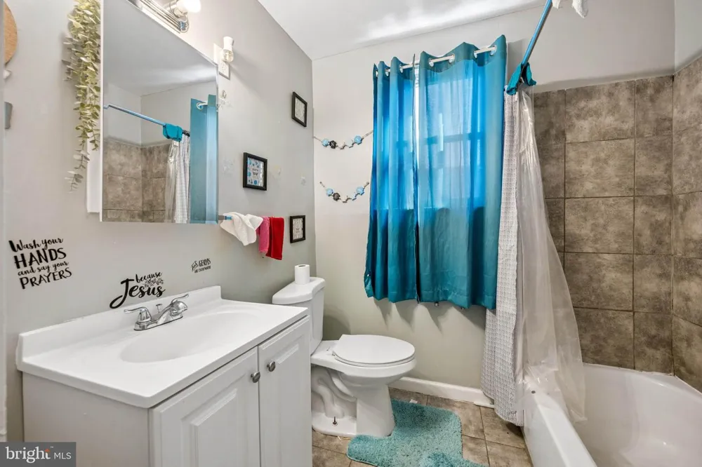 5925 LILLYAN AVENUE Baltimore, MD 21206