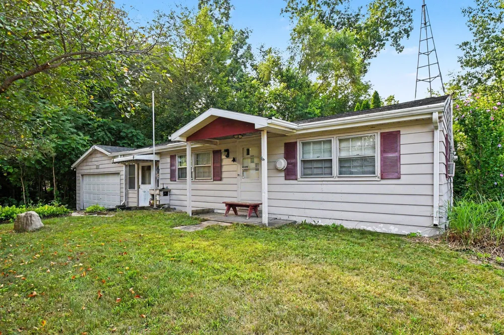 24675 Chestnut Street Dowagiac, MI 49047