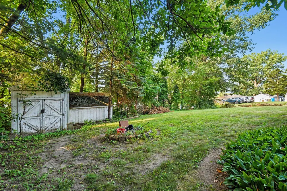 24675 Chestnut Street Dowagiac, MI 49047