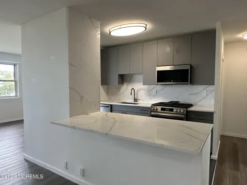 10 Ocean Boulevard #8H
