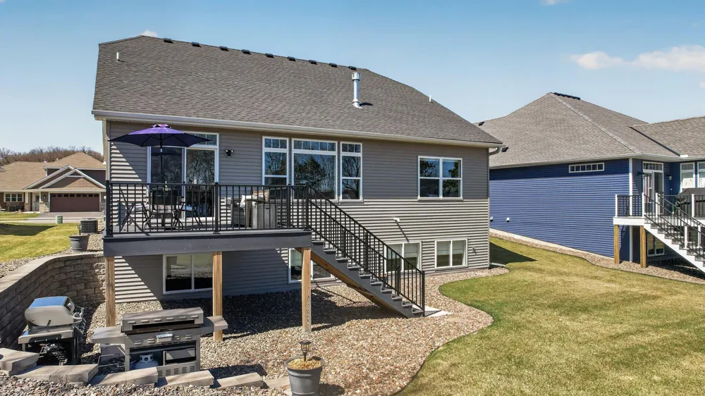 25415 Farmstead Lane Wyoming, MN 55092