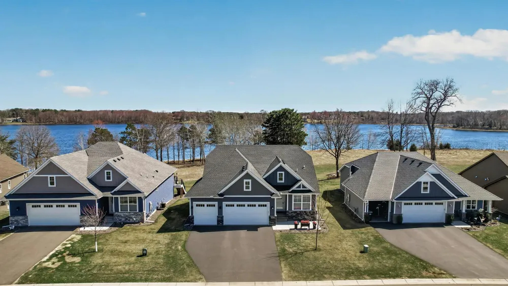 25415 Farmstead Lane Wyoming, MN 55092