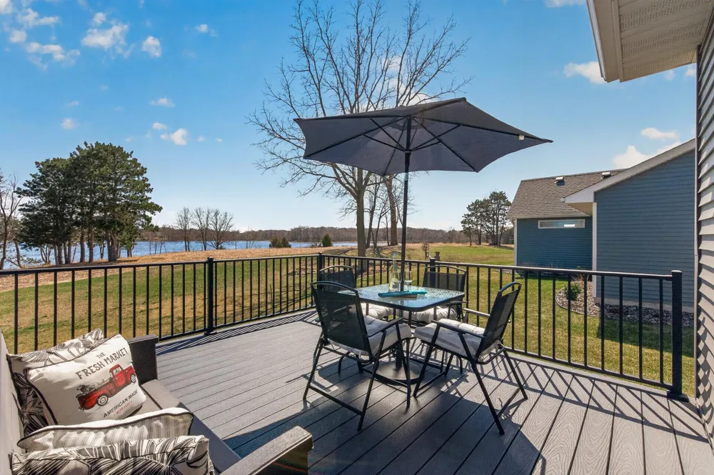 25415 Farmstead Lane Wyoming, MN 55092