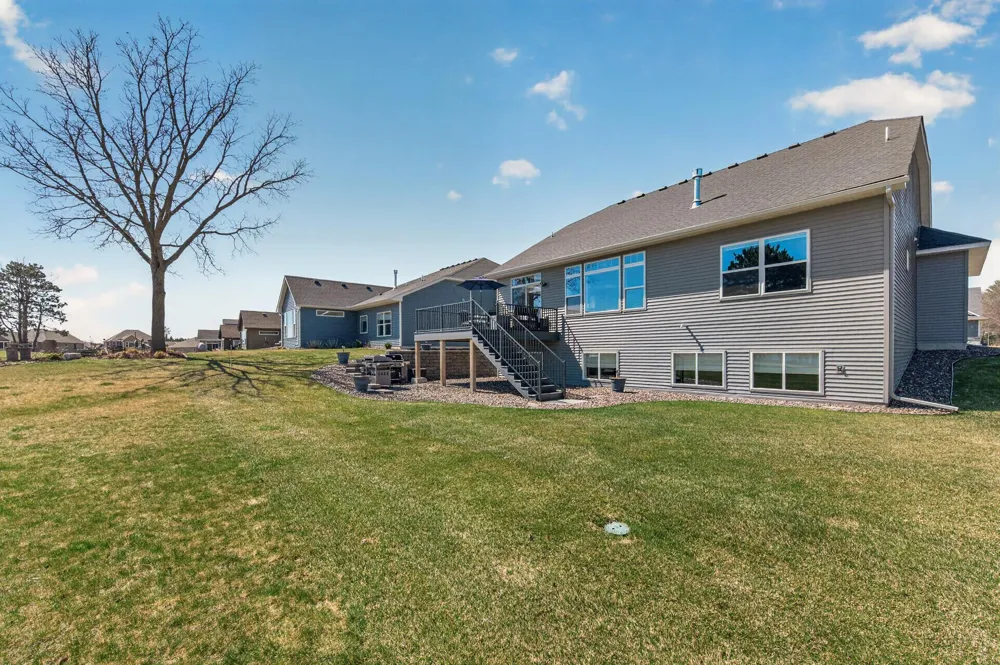 25415 Farmstead Lane Wyoming, MN 55092